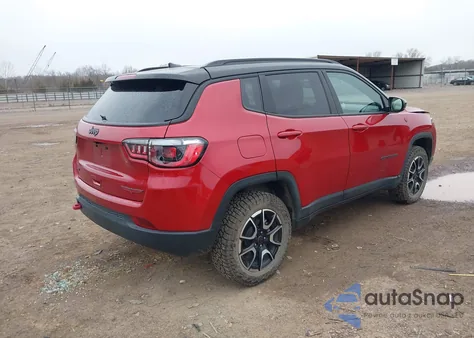 2025 Jeep Compass Trailhawk 4X4 from USA, damaged, VIN 3C4NJDDN8ST581799